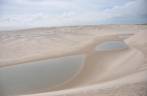 Lagoas começam a aparecer entre as dunas nos Lençóis Maranhenses - MA